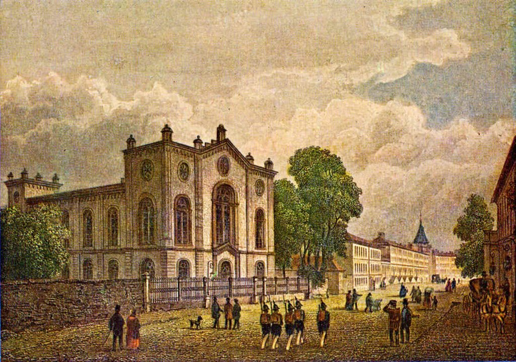 Straßenszene einer Großstadt mit Sakralbau 
