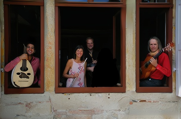 Trio_Santiago.jpg
